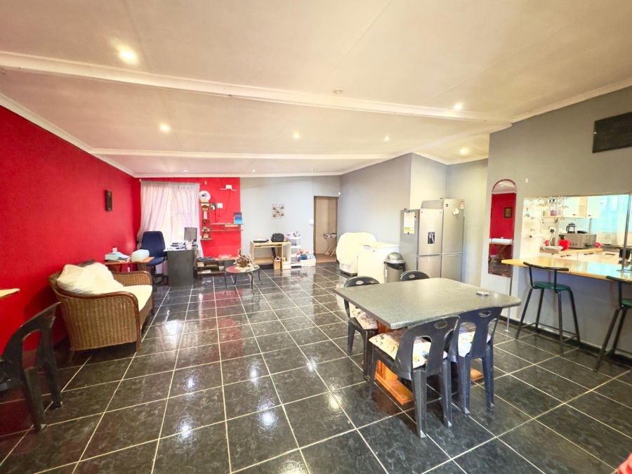 3 Bedroom Property for Sale in Lavender Hill Western Cape